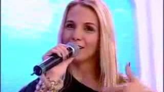 Carla Perez nega crise no casamento com Xanddy