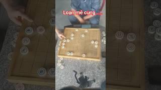 ván cờ vĩa hè cực sung