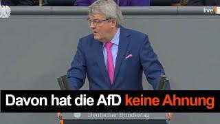 Wir stellen fest, die AfD weiß nichts