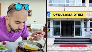 Uygulama Otelinde 1 Gece - Cem Yılmaz’ın Okulu