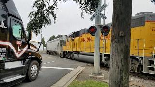 Industrial Boulevard Railroad Crossing, UP  809 YSR61r Local, West Sacramento CA