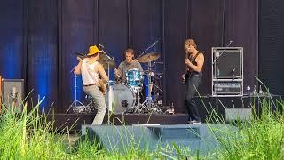 Jett Rebel - I Want You (She's So Heavy) The Beatles @ Openluchttheater Caprera 10 september 2022