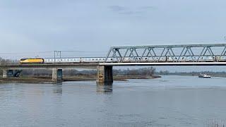 IC Berlijn te Deventer IJsselbrug