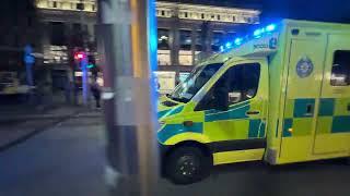 Critical care ambulance 5CC03 responding on O’Connell st in Dublin