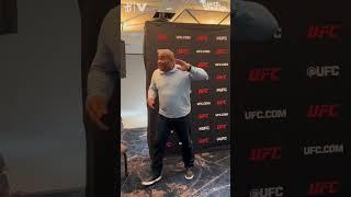 Alex Pereira's INCREDIBLE prank on Daniel Cormier with a golf club! #shorts #prank #ufc #mma