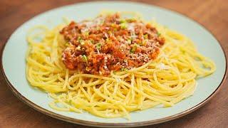 Delicious as in a restaurant! Spaghetti Bolognese - Italian recipe / Spaghetti Bolognese