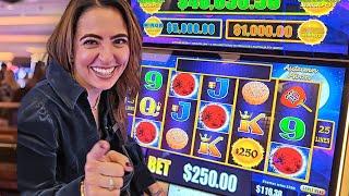 Super RARE 4 Moon Bonus Starts LENGENDARY Casino Run!