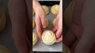  Bread Shaping by  @ACOOKINGBOOK  #breadmaking