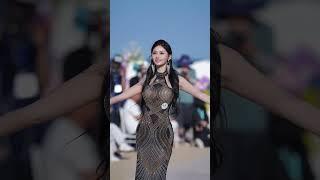 她的神情像城市深处的声音，细腻却不沉默｜城市叙事　#自然美感 #气质挂0