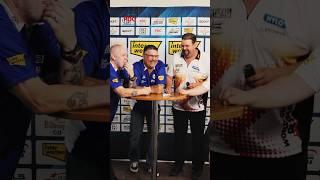 Gary Anderson imitates Dirks walk-on #pdceurope #pdc #darts #walkonsongs