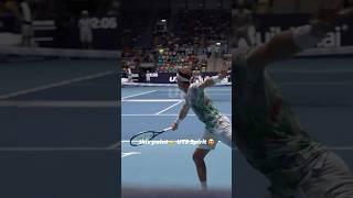 This tweener point is unreal!  #tennis #UTS #tennispro #tennispoint