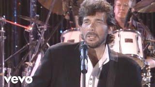 Eddie Rabbitt - Drivin' My Life Away (Live)