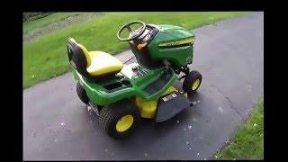 Overview of John Deere X370 lawn tractor