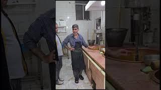 برام جالب بود طریقه درست کردن سوهان؛ گفتم حالا که رفتم و دیدم، براتون ویدیوش هم بگیرم شاید برای شما