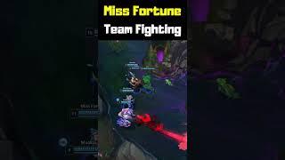 Miss Fortune Team Fighting - League of Legends #shorts