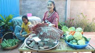 13 January 2025 : Delicious pork ribs cooking - Pich and Mommy Sreypov cooking