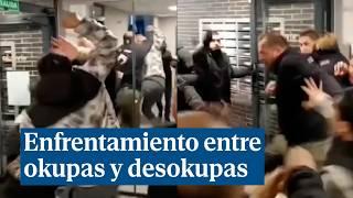 Unos okupas se enfrentan a los vigilantes de una empresa de desokupación con cinturones y palos