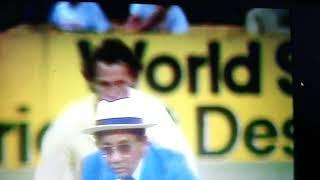 Barry Richards attacks Aussie spinner Ray Bright