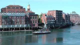 Gundalow "Piscataqua" Passes Through the New Memorial Bridge