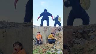 2 Giant Monster Attacks Young Girl