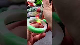翡翠 翡翠直播，走進翡翠源頭，美鐲觸手可得，直播間高性價比毛坯手鐲正在定製中。6月24日晚班主播阿輝。#翡翠直播 #翡翠手鐲 #緬甸翡翠 #珠寶首飾 微信/Line：yushifc899