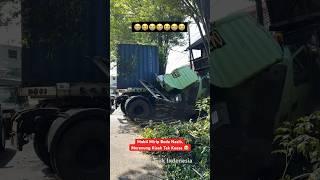 Mobil Mirip Beda Nasib,Merenung Kisah Tak Kuasa  Truck Mobil Terbakar #shorts #shortsviral #crash