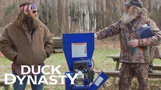 Willie & Si Go HEAD-TO-HEAD To Win a Wood Chipper (Season 6) | Duck Dynasty