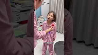 二宝捡了别人的东西还带回家？ #人类幼崽 #万万没想到 #育儿经验分享 #家庭 #金牌育言家#记录真实生活 #母女日常 #亲子互动 #原创视频 #家庭教育 #儿童教育#shorts