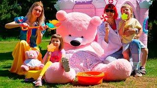 Family Saves Princess and Feeds Toy Bears | Fun Activities for Kids with Toy Food