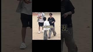 #张真源 路透被#范丞丞 怒斥”你干嘛拆散我的CP”