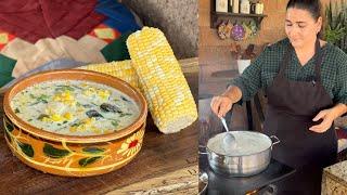 Sopa Cremosa con Elote y Chile Poblano - La Herencia de las Viudas