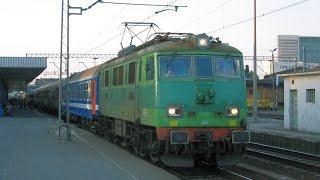 Poland: Huge 16 coach passenger train leaves Poznan hauled by a PKP class EU07 electric loco