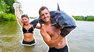 NOODLING Giant Catfish w/ HANNAH BARRON!! (Catch N' Cook)