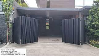 Fluted gate design for bifold gate