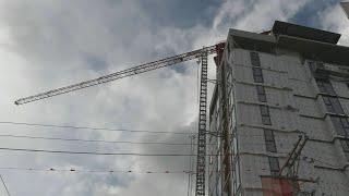 Construction crane mishap in B.C. sends metal beams falling onto street below