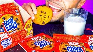 CHIPS AHOY! BIG CHEWY CHOCOLATE CHIP COOKIES WITH MILK EATING CANDY MOUTH SOUNDS ASMR MUKBANG