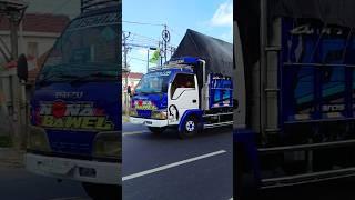 TRUK EXPEDISI TERPAL TRUK OLENG TANPA MUATAN NGEBUT SANGAT CEPAT #shorts #trending #subscribe