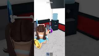 I cant with them  #murdermystery2 #mm2 #murdround #roblox #viral #zuzuplayz