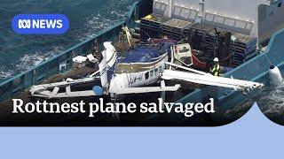 Crews salvage seaplane that crashed off Rottnest as investigation gathers pace | ABC News