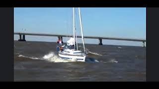 Dompkruiser 27 de DKDENT met stormachtigweer op het Ketelmeer.