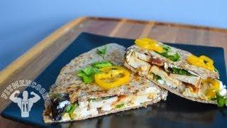 Fit Men Cook Tex-Mex Chicken Quesadilla (de pollo) - Protein packed!