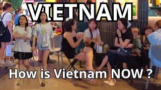 How is Vietnam NOW ? Nguyen Hue Street is bustling at night - Vietnam Nightlife Walking Tour