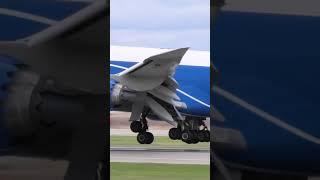 Boeing 747 close up view landing in Moscow. Realtime sound. My avia #shorts