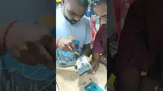 Customer khud Se  mobile repairing karna chahta Hai  #cellphonerepair #trending  #viralvideo  #vieal