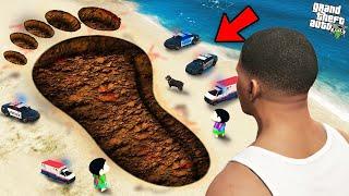 Franklin And Shinchan Found A Giant Footprint In GTA 5!