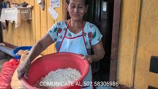 Ella nos sorprende! En horno artesanal preparó algo delicioso! Vea el ingenio de esta mamá! Sandy…..