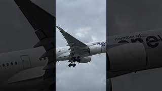 SOUND UP!!! Gigantic Finnair A350 out of LHR #aviation #airbus #a350 #heathrow #shorts