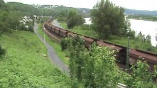 BR151 in Doppeltraktion vor Erzlorenzug kurz vor Linz am Rhein