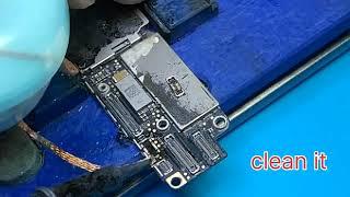 How to change iPhone 8 battery connector