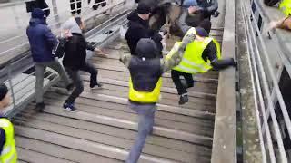 Former french boxer rained punches and kicks on riot police Yellow Vests